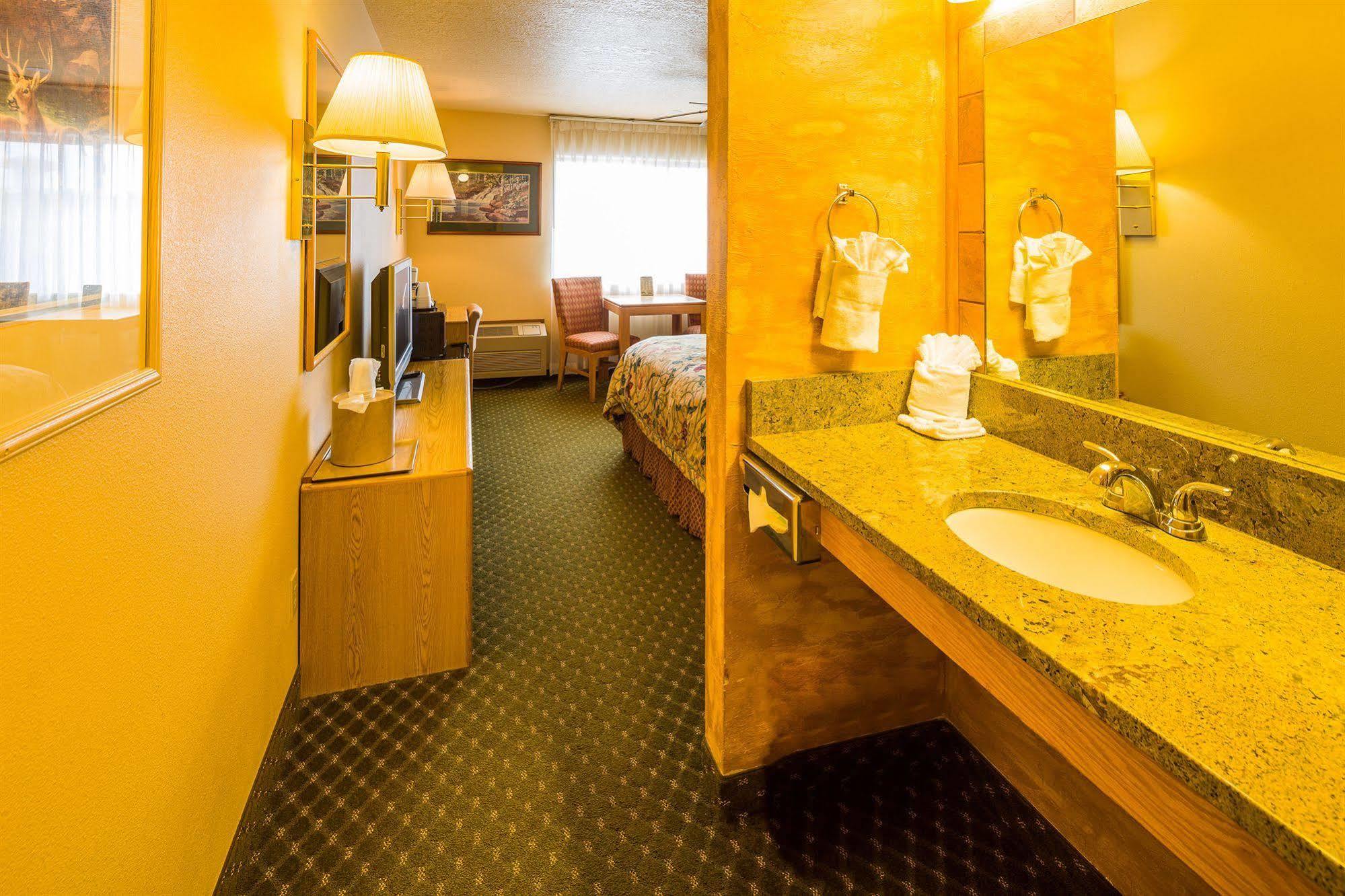 Alpine Inn & Suites גאניסון מראה חיצוני תמונה